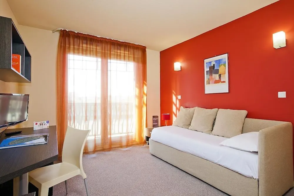 Cerise Valence Aparthotel Valence
