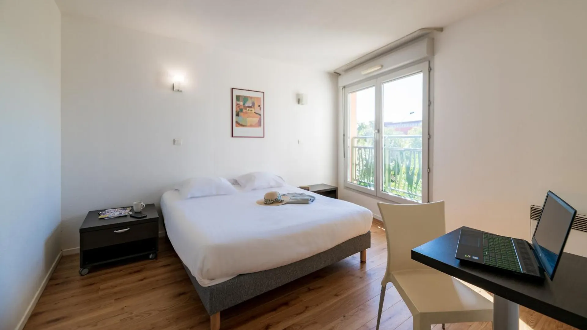 Cerise Valence Aparthotel Valence